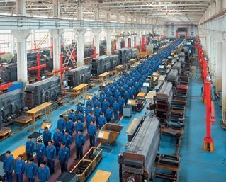 chinese-factory-worker-middle