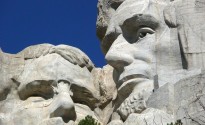 mount-rushmore-national-monument-55481_640