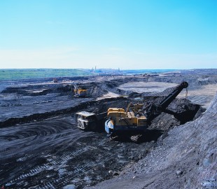 Oil_sands_open_pit_mining
