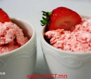 strawberry-ice-cream1-550x366