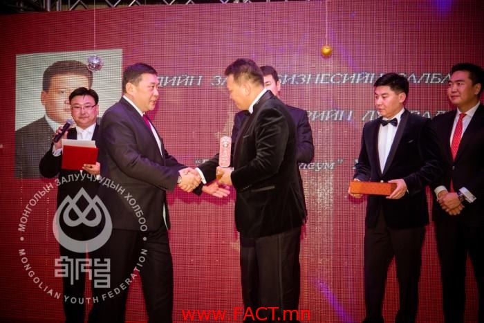 10707907_726015784102132_64041245_n