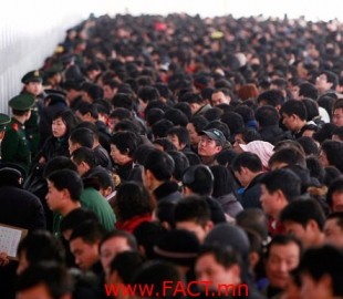 1265930187_shanghai-crowds_1574936i