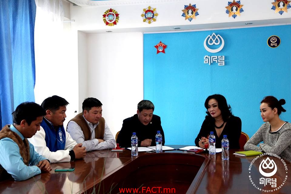 10819023_778669045503840_1281225366_n