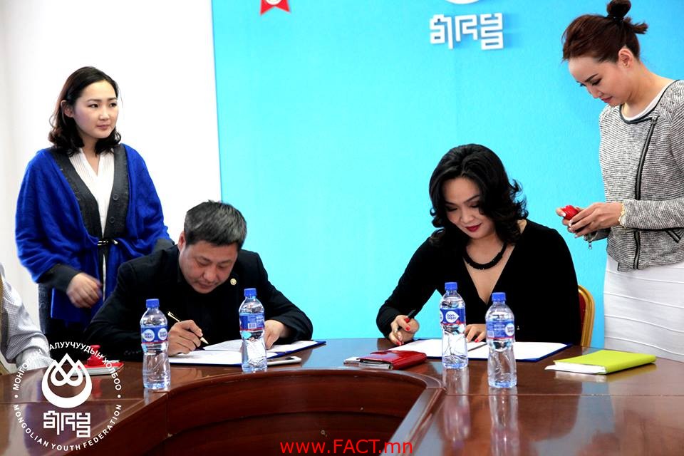 10841223_778669058837172_492501599_n