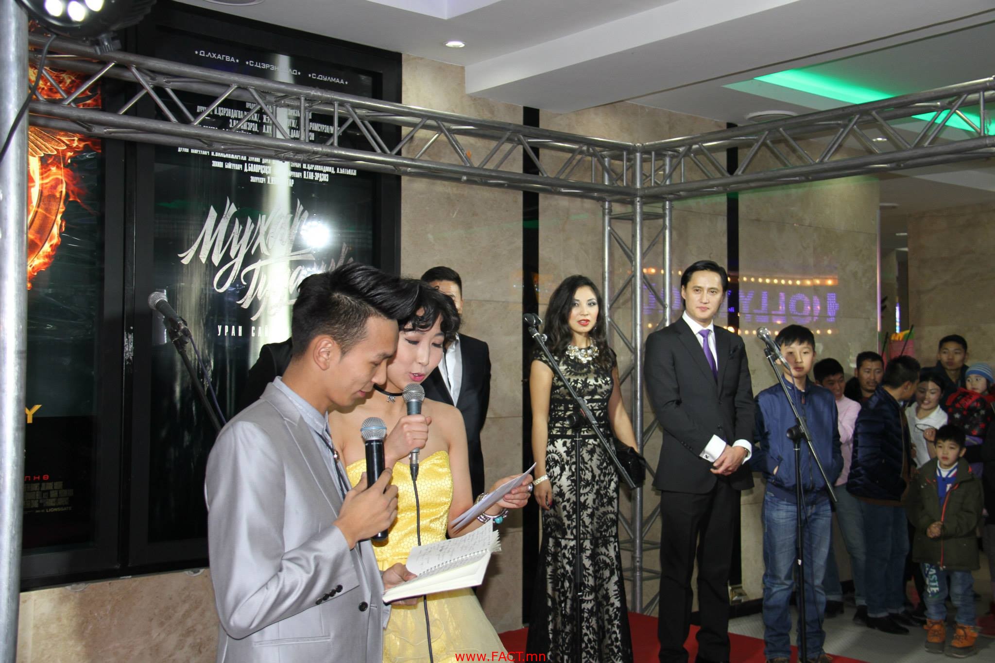 460078_878295118861036_2532136933844167677_o