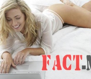 Woman-lying-on-bed-with-Laptop-615x350