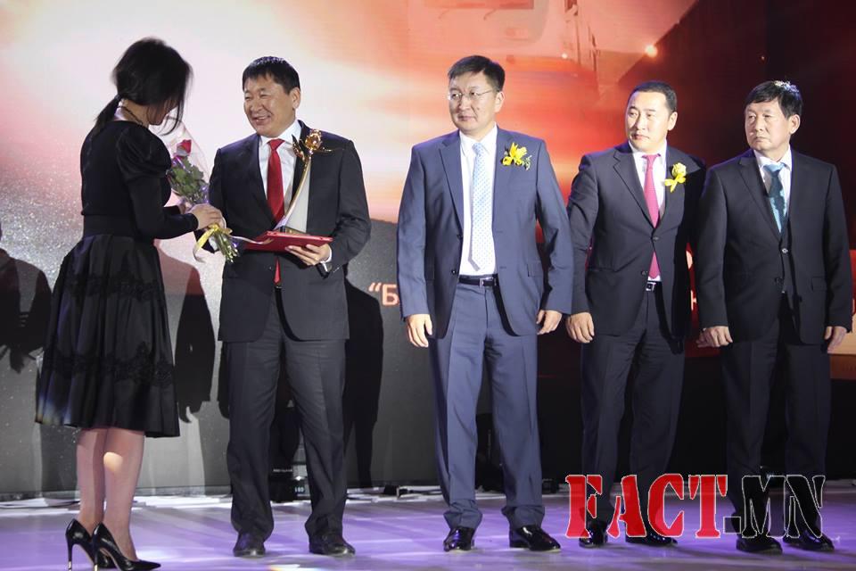 7506_974015459333778_1491158171243063071_n