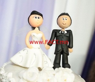 1467156943_wedding-cake-toppers-115556_640