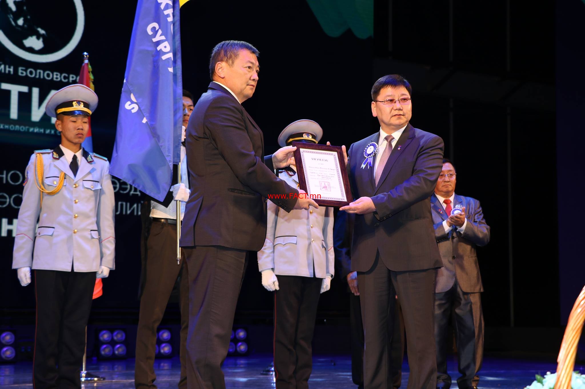 1478841116_15044846_1224695617576140_1471173081_o(1)