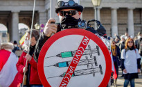 photos-show-thousands-of-protestors-take-to-vienna-streets-to-protest-austrias-covid-19-lockdown-and-vaccine-mandate