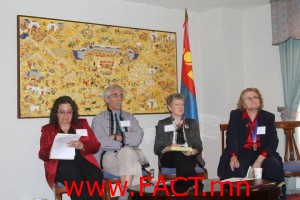 419044_677201232296201_1211428524_n