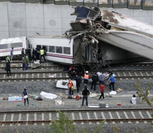 TRAIN DERAILES IN SANTIAGO DE COMPOSTELA
