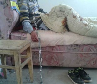 chtoby-syn-ne-voroval-u-sosedej-roditeli-posadili-ego-na-cep_45031_1