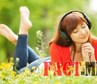 bigstock-Happy-woman-with-headphones-re-47401498-e1377603609636-600x400
