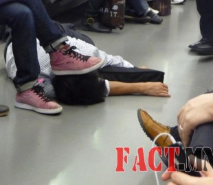 sleeping-salaryman-on-train-floor_700x700 (1)