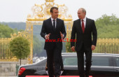 712-1566260057Vladimir_Putin_and_Emmanuel_Macron_(2017-05-29)_01