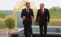 712-1566260057Vladimir_Putin_and_Emmanuel_Macron_(2017-05-29)_01