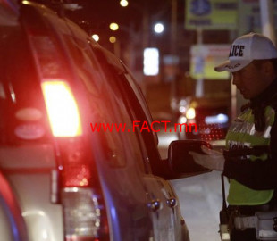 цагдаа жолооч согтуу_b