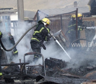 16003968345f641e22e9c80