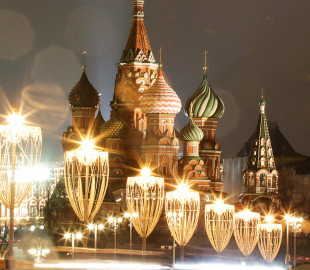 Moscow decorated ahead of New Year