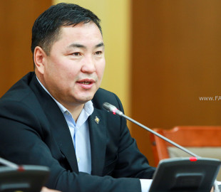 УИХ-ын гишүүн Б.Пүрэвдоржийн унаж явсан машин 43 удаагийн торгуультай байна