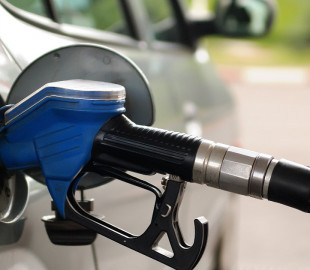 АИ-92 шатахуун литр тутамдаа 2,050₮ болж, долдугаар сард нийт 600 төгрөгөөр өсжээ