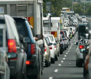 Д.Сумъяабазар: Дарга нарын зах хязгааргүй шуналаас үүдэн яармаг толгойны өвчин болж байна