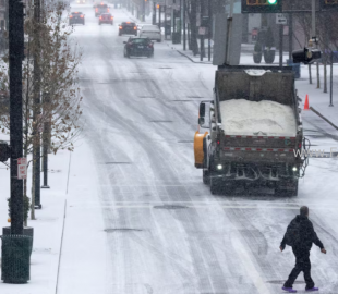 1736131244677b345206b33