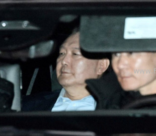 2025-01-16T005636Z_587968458_RC2DACAT2CX4_RTRMADP_3_SOUTHKOREA-POLITICS-1024x641-1-810x500